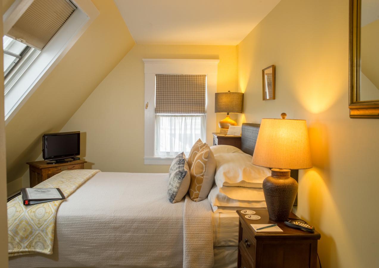 プロビンスタウン ザ ビーコンライト ゲスト ハウス Bed & Breakfast エクステリア 写真