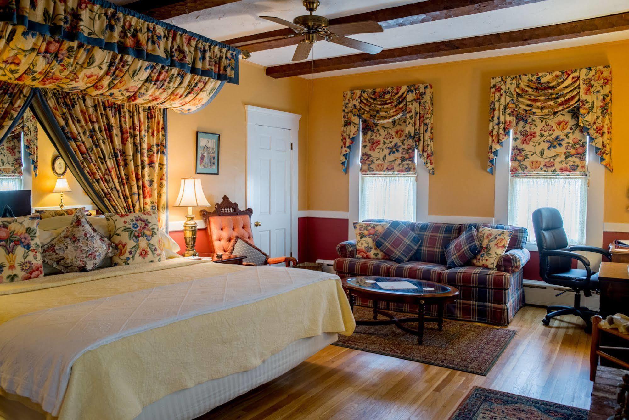 プロビンスタウン ザ ビーコンライト ゲスト ハウス Bed & Breakfast エクステリア 写真