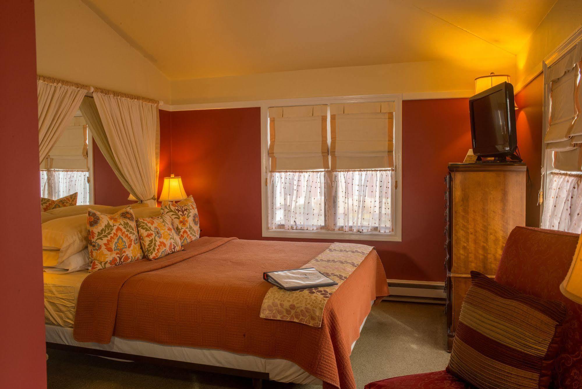 プロビンスタウン ザ ビーコンライト ゲスト ハウス Bed & Breakfast エクステリア 写真