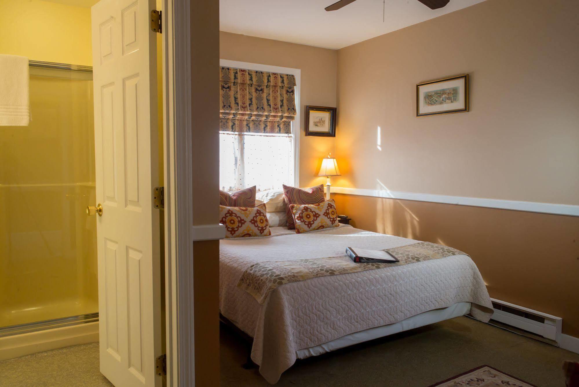 プロビンスタウン ザ ビーコンライト ゲスト ハウス Bed & Breakfast エクステリア 写真
